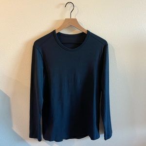 Lululemon 5 Year Basic Long Sleeve in Navy, S